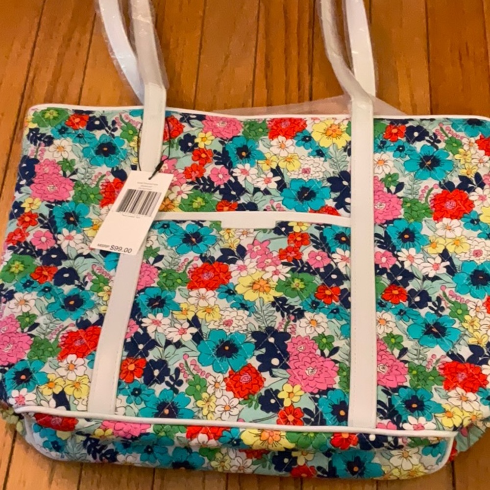 Vera Bradley small trimmed Vera with matching wallet.